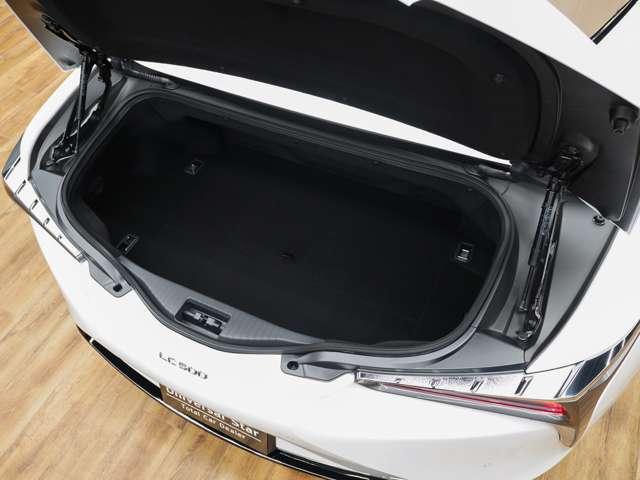 ＬＣ ＬＣ５００　コンバーチブル　令和５年後期モデル／走行２０００キロ／１オーナー車／禁煙車／屋内保管車／マークレビンソン／純正ＯＰ２１インチ鍛造ホイール／茶本革シート（冷温機能付）／アルカンターラメーターフード／ＨＵＤ／ＥＴＣ２．０（21枚目）
