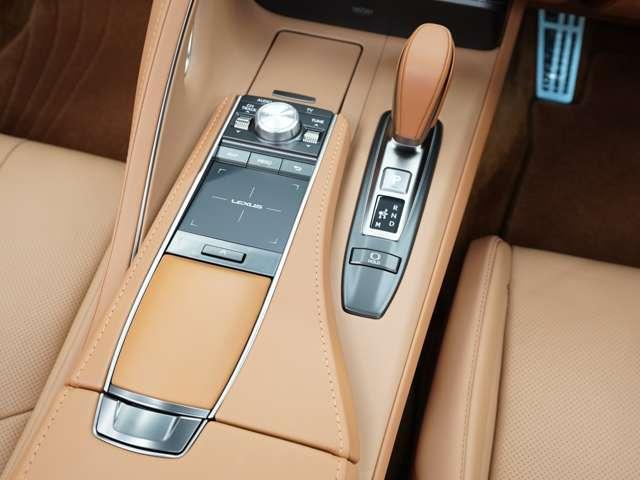 ＬＣ ＬＣ５００　コンバーチブル　令和５年後期モデル／走行２０００キロ／１オーナー車／禁煙車／屋内保管車／マークレビンソン／純正ＯＰ２１インチ鍛造ホイール／茶本革シート（冷温機能付）／アルカンターラメーターフード／ＨＵＤ／ＥＴＣ２．０（69枚目）