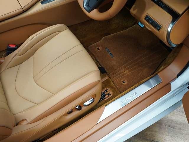 ＬＣ ＬＣ５００　コンバーチブル　令和５年後期モデル／走行２０００キロ／１オーナー車／禁煙車／屋内保管車／マークレビンソン／純正ＯＰ２１インチ鍛造ホイール／茶本革シート（冷温機能付）／アルカンターラメーターフード／ＨＵＤ／ＥＴＣ２．０（74枚目）