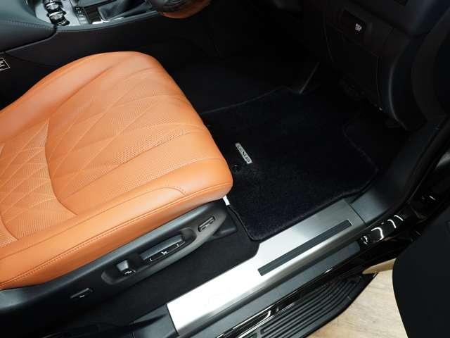 ＬＸ ＬＸ５７０ブラックシークエンス　特別仕様車／後期／ＬＥＸＵＳセーフティシステム＋／モデリスタエアロ／ＷＡＬＤ２２ＩＮホイール／パノラマビューカメラ／茶本革（冷温機能付）／サンルーフ／ＣＯＯＬＢＯＸ／ＨＵＤ／ＥＴＣ２．０／Ｐバックドア（73枚目）