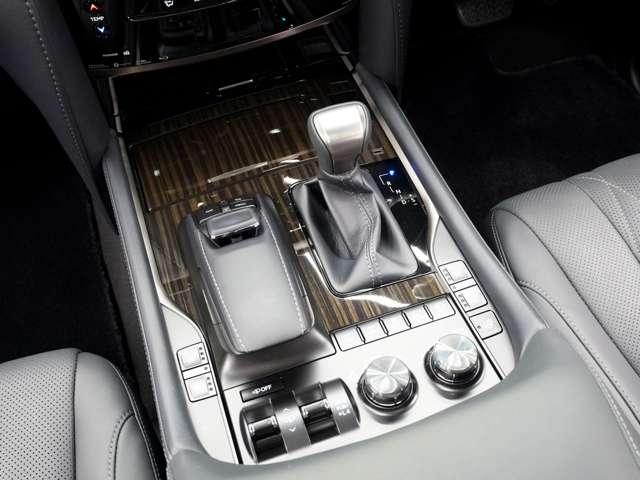 ＬＸ ＬＸ５７０ブラックシークエンス　令和３年４月最終後期モデル／ＬＥＸＵＳセーフティシステム＋／モデリスタエアロ／ＯＰ２１ＩＮホイール／パノラマビューカメラ／黒本革（冷温機能付）／ＳＲ／ＣＯＯＬＢＯＸ／ＨＵＤ／ＥＴＣ２．０／Ｐバックドア（16枚目）