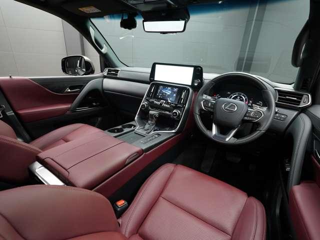 ★１オーナー＆禁煙車両★大変便利な、３メモリー機能付きパワーシート搭載！擦れや破れ、汚れ等、御座いません♪本当にお奇麗な運転席シート！是非ご来店頂き、実際に見て体感してください♪