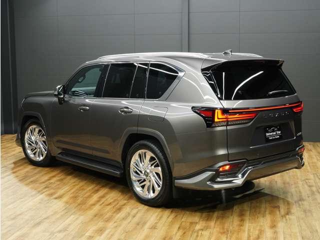 当店では、ご契約いただいた車両に、『レクサスメーカー保証』をお付けいただけます！遠方のお客様や、納車後に弊社にてメンテナンスが難しいお客様にも、安心してご契約が可能となります！最上級保証プランです！