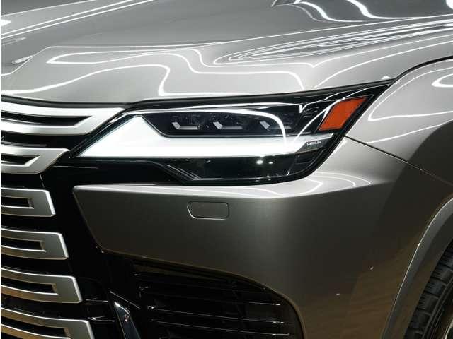 当店では、ご契約いただいた車両に、『レクサスメーカー保証』をお付けいただけます！遠方のお客様や、納車後に弊社にてメンテナンスが難しいお客様にも、安心してご契約が可能となります！最上級保証プランです！