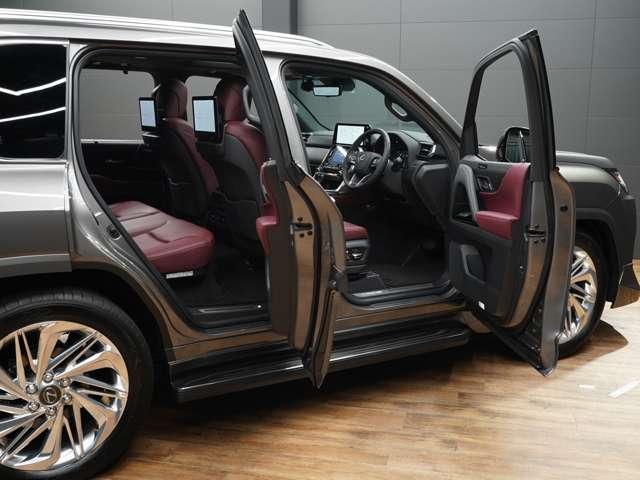 当店では【自社板金塗装工場】も完備！板金塗装全般、エアロの取付、その他のカスタムのご相談もお受けさせて頂きます！ご納車後に万が一のトラブルにも、柔軟にご対応できますので、是非ご活用下さいませ♪