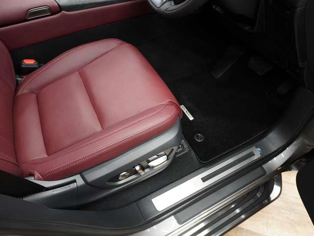 当社ではカスタムにも力入れております！オリジナルエアロ、ホイールをはじめ、当社オリジナルコンプリートカーの製作、その他にも社外ホイール、モデリスタエアロ、ＴＲＤエアロ、何でもご相談下さい！