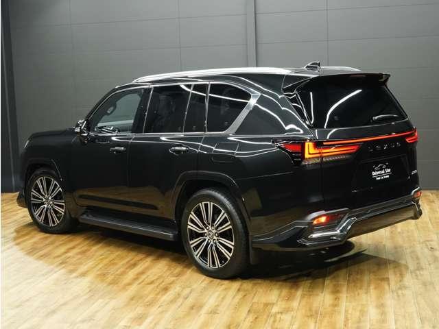 当社では【自社整備工場】も完備！納車前の点検はもちろんお客様に快適に乗っていただくために、ふだん見ることのない車輌底部やタイヤハウス、エンジンルームなど不可視部分まで徹底的に仕上げております。