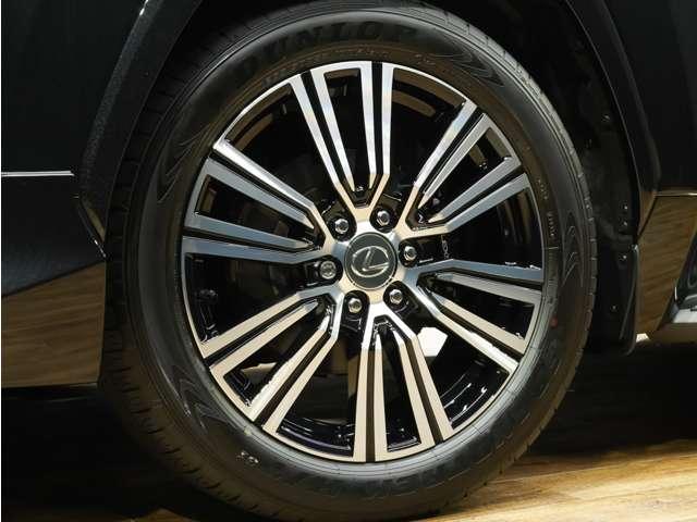 当社ではカスタムにも力入れております！オリジナルエアロ、ホイールをはじめ、当社オリジナルコンプリートカーの製作、その他にも社外ホイール、モデリスタエアロ、ＴＲＤエアロ、何でもご相談下さい！