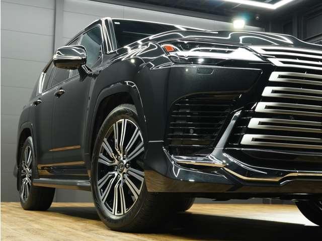 当店では、ご契約いただいた車両に、『レクサスメーカー保証』をお付けいただけます！遠方のお客様や、納車後に弊社にてメンテナンスが難しいお客様にも、安心してご契約が可能となります！最上級保証プランです！