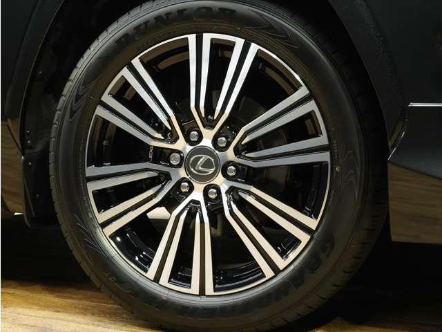 当店では【自社板金塗装工場】も完備！板金塗装全般、エアロの取付、その他のカスタムのご相談もお受けさせて頂きます！ご納車後に万が一のトラブルにも、柔軟にご対応できますので、是非ご活用下さいませ♪