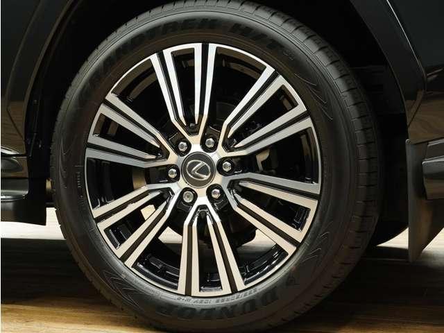 当店では【自社板金塗装工場】も完備！板金塗装全般、エアロの取付、その他のカスタムのご相談もお受けさせて頂きます！ご納車後に万が一のトラブルにも、柔軟にご対応できますので、是非ご活用下さいませ♪