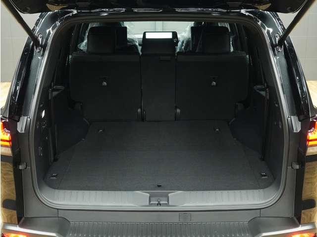 当店では、ご契約いただいた車両に、『レクサスメーカー保証』をお付けいただけます！遠方のお客様や、納車後に弊社にてメンテナンスが難しいお客様にも、安心してご契約が可能となります！最上級保証プランです！