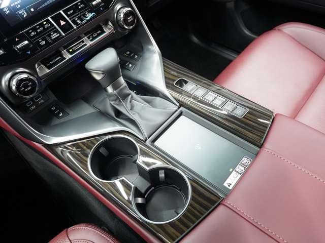 ＬＸ ＬＸ６００　ＵＮＩＶＥＲＳＡＬＤＥＳＩＧＮカスタム（前後エアロ／Ｒウイング／２４ｉｎホイール）／Ｆスポーツ仕様（新品純正部品）／１オーナー車／禁煙／屋内保管／Ｒエンター／ワイヤレス充電／Ｐバックドア／ＥＴＣ２．０（18枚目）