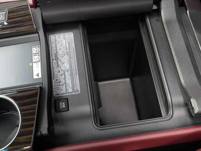 ＬＸ ＬＸ６００　ＵＮＩＶＥＲＳＡＬＤＥＳＩＧＮカスタム（前後エアロ／Ｒウイング／２４ｉｎホイール）／Ｆスポーツ仕様（新品純正部品）／１オーナー車／禁煙／屋内保管／Ｒエンター／ワイヤレス充電／Ｐバックドア／ＥＴＣ２．０（19枚目）