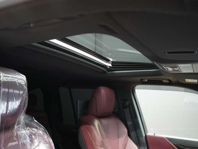 ＬＸ ＬＸ６００　ＵＮＩＶＥＲＳＡＬＤＥＳＩＧＮカスタム（前後エアロ／Ｒウイング／２４ｉｎホイール）／Ｆスポーツ仕様（新品純正部品）／１オーナー車／禁煙／屋内保管／Ｒエンター／ワイヤレス充電／Ｐバックドア／ＥＴＣ２．０（71枚目）