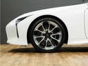 ＬＣ５００　コンバーチブル　令和５年後期モデル／走行２０００キロ／１オーナー車／禁煙車／屋内保管車／マークレビンソン／純正ＯＰ２１インチ鍛造ホイール／茶本革シート（冷温機能付）／アルカンターラメーターフード／ＨＵＤ／ＥＴＣ２．０（27枚目）
