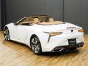 ＬＣ５００　コンバーチブル　令和５年後期モデル／走行２０００キロ／１オーナー車／禁煙車／屋内保管車／マークレビンソン／純正ＯＰ２１インチ鍛造ホイール／茶本革シート（冷温機能付）／アルカンターラメーターフード／ＨＵＤ／ＥＴＣ２．０（45枚目）