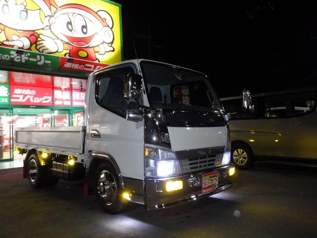 キャンター 全低床平ボディー２ｔ　花魁メッキ　ジェネレーション　静岡県産当社下取車　平１０尺ボディー　床あおり鉄板貼り　縞板プロテクタ　ステンレスフェンダ　社外キルトドロヨケ　ＬＥＤサイドマーカー　メッキパーツ　ホイールライナ　花魁ＬＥＤテールランプ＆シーケンＷ（12枚目）