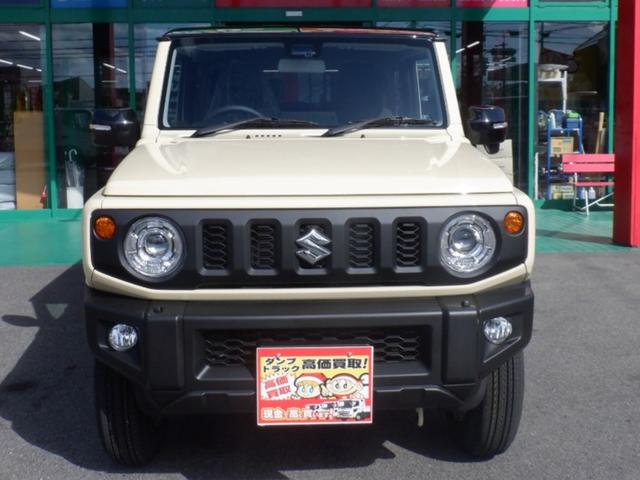 ジムニー ＸＣ　ＡＴ　４ＷＤ　２トーンルーフ　カスタマイズベース　届出済未使用車　ＸＣグレード　シフォンアイボリーメタリック２トーン　４速オートマチック　４ＷＤ　どノーマル　ＬＥＤヘッド＆フォグ　スマートキープッシュスタート（2枚目）