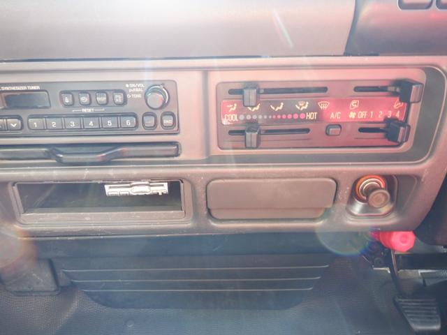 アトラストラック アーム式パワーゲート新明和　平床２ｔ　４ナンバー　荷台床縞鉄　茨木県産ワンオーナー自社下取車　５ＭＴ　２ＷＤ　新明和パワーゲートアーム式　左電格ミラー　荷台床縞鋼板鉄板貼　ＮＯＸ／ＰＭ対策地域外　レザー調シートカバー　ＥＴＣ　新タイヤ交換（10枚目）