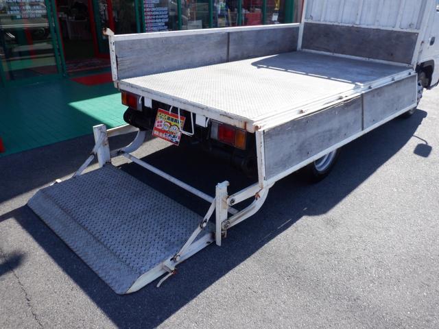 アトラストラック アーム式パワーゲート新明和　平床２ｔ　４ナンバー　荷台床縞鉄　茨木県産ワンオーナー自社下取車　５ＭＴ　２ＷＤ　新明和パワーゲートアーム式　左電格ミラー　荷台床縞鋼板鉄板貼　ＮＯＸ／ＰＭ対策地域外　レザー調シートカバー　ＥＴＣ　新タイヤ交換（40枚目）