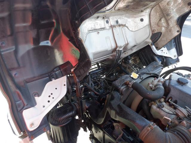 アトラストラック アーム式パワーゲート新明和　平床２ｔ　４ナンバー　荷台床縞鉄　茨木県産ワンオーナー自社下取車　５ＭＴ　２ＷＤ　新明和パワーゲートアーム式　左電格ミラー　荷台床縞鋼板鉄板貼　ＮＯＸ／ＰＭ対策地域外　レザー調シートカバー　ＥＴＣ　新タイヤ交換（53枚目）