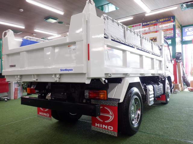 アトラストラック アーム式パワーゲート新明和　平床２ｔ　４ナンバー　荷台床縞鉄　茨木県産ワンオーナー自社下取車　５ＭＴ　２ＷＤ　新明和パワーゲートアーム式　左電格ミラー　荷台床縞鋼板鉄板貼　ＮＯＸ／ＰＭ対策地域外　レザー調シートカバー　ＥＴＣ　新タイヤ交換（64枚目）