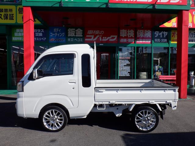 ハイゼットトラック ジャンボ 4AT ナビTVバックカメラETC ブラウン&木目 奈良県産ワンオーナー2WD オートマ レザー調ブラウンシートカバー&キャビンラゲッジ 木目コンビステアリング&木目インパネ 社外アルミ キーレスキー LEDヘッド&フォグ メッキミラーカバー(4枚目)