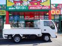 アトラストラック アーム式パワーゲート新明和　平床２ｔ　４ナンバー　荷台床縞鉄　茨木県産ワンオーナー自社下取車　５ＭＴ　２ＷＤ　新明和パワーゲートアーム式　左電格ミラー　荷台床縞鋼板鉄板貼　ＮＯＸ／ＰＭ対策地域外　レザー調シートカバー　ＥＴＣ　新タイヤ交換（4枚目）