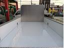 アーム式パワーゲート新明和　平床２ｔ　４ナンバー　荷台床縞鉄　茨木県産ワンオーナー自社下取車　５ＭＴ　２ＷＤ　新明和パワーゲートアーム式　左電格ミラー　荷台床縞鋼板鉄板貼　ＮＯＸ／ＰＭ対策地域外　レザー調シートカバー　ＥＴＣ　新タイヤ交換（63枚目）