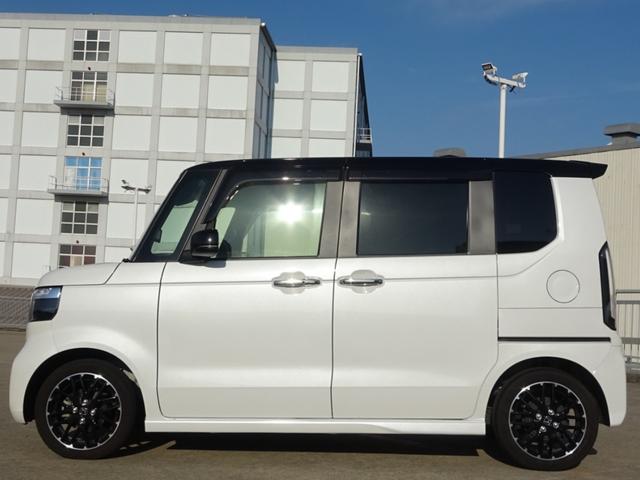 Ｎ－ＢＯＸカスタム 現行ターボコーディネートスタイル白黒ツートンホンダセンシング　９インチＴＶナビ・パールホワイト＆ブラックルーツ・シートヒーター付フルレザー調シート・両側電動スライド・シートバックテーブル・レザーステアリング・バックカメラ・オートクルーズ・ドラコ・ＬＥＤフォグ（6枚目）