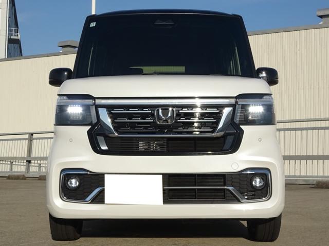Ｎ－ＢＯＸカスタム 現行ターボコーディネートスタイル白黒ツートンホンダセンシング　９インチＴＶナビ・パールホワイト＆ブラックルーツ・シートヒーター付フルレザー調シート・両側電動スライド・シートバックテーブル・レザーステアリング・バックカメラ・オートクルーズ・ドラコ・ＬＥＤフォグ（9枚目）