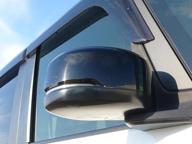 Ｎ－ＢＯＸカスタム 現行ターボコーディネートスタイル白黒ツートンホンダセンシング　９インチＴＶナビ・パールホワイト＆ブラックルーツ・シートヒーター付フルレザー調シート・両側電動スライド・シートバックテーブル・レザーステアリング・バックカメラ・オートクルーズ・ドラコ・ＬＥＤフォグ（14枚目）