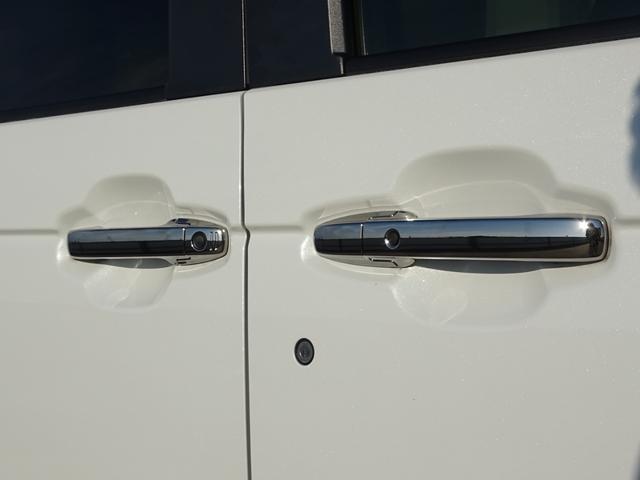 Ｎ－ＢＯＸカスタム 現行ターボコーディネートスタイル白黒ツートンホンダセンシング　９インチＴＶナビ・パールホワイト＆ブラックルーツ・シートヒーター付フルレザー調シート・両側電動スライド・シートバックテーブル・レザーステアリング・バックカメラ・オートクルーズ・ドラコ・ＬＥＤフォグ（18枚目）