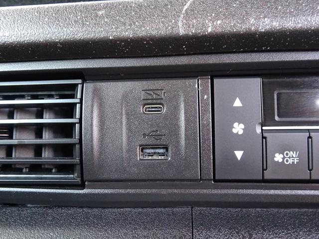 Ｎ－ＢＯＸカスタム 現行ターボコーディネートスタイル白黒ツートンホンダセンシング　９インチＴＶナビ・パールホワイト＆ブラックルーツ・シートヒーター付フルレザー調シート・両側電動スライド・シートバックテーブル・レザーステアリング・バックカメラ・オートクルーズ・ドラコ・ＬＥＤフォグ（36枚目）