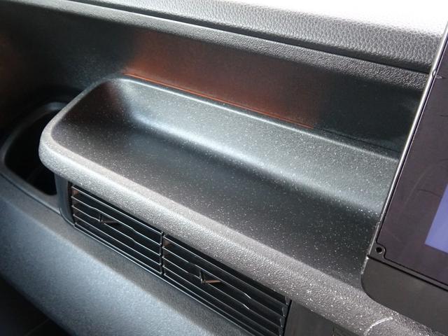 Ｎ－ＢＯＸカスタム 現行ターボコーディネートスタイル白黒ツートンホンダセンシング　９インチＴＶナビ・パールホワイト＆ブラックルーツ・シートヒーター付フルレザー調シート・両側電動スライド・シートバックテーブル・レザーステアリング・バックカメラ・オートクルーズ・ドラコ・ＬＥＤフォグ（39枚目）