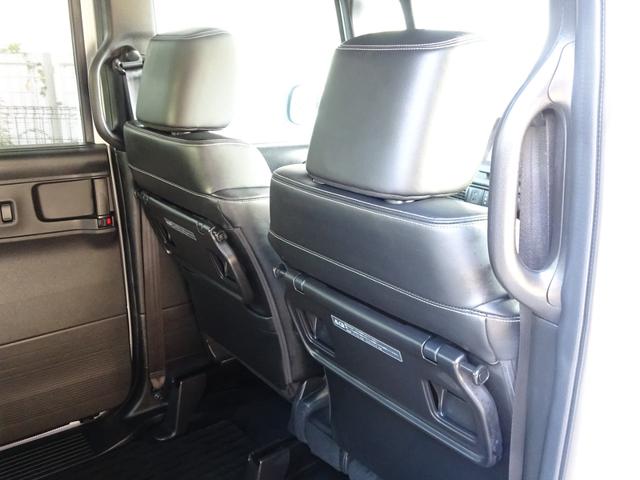 Ｎ－ＢＯＸカスタム 現行ターボコーディネートスタイル白黒ツートンホンダセンシング　９インチＴＶナビ・パールホワイト＆ブラックルーツ・シートヒーター付フルレザー調シート・両側電動スライド・シートバックテーブル・レザーステアリング・バックカメラ・オートクルーズ・ドラコ・ＬＥＤフォグ（45枚目）