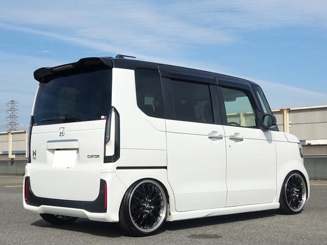 Ｎ－ＢＯＸカスタム ターボ白黒ツートンカラー９型ナビ全方位カメラ１７インチ車高調　・ＯＰ全方位カメラ・９インチＴＶナビ・車高調・１７インチワイドホイル・ワイドフェンダー加工・シートヒーター付ハーフレザー調シート・シートバックテーブル・両側電動スライド・電子パーキング・ドラレコ（7枚目）