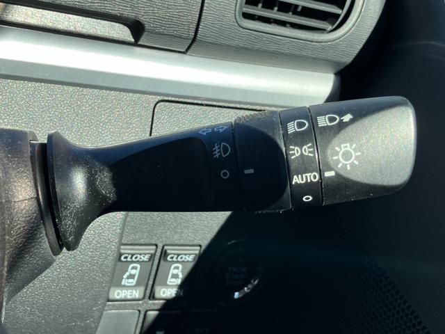 タント カスタムRS 15インチアルミホイール 大型エアロバンパー LEDヘッドランプ オート格納式カラードドアミラー 本革巻ステアリングホイール 両側パワースライドドア(38枚目)