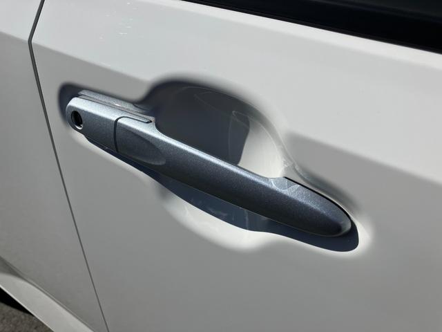 ミライース X SAIII 14インチフルホイールキャップ LEDヘッドランプ 電動格納式(カラード)ドアミラー 自発光式デジタルメーターブルーイルミネーションメーター マニュアルエアコン(ダイヤル式) キーレスエントリー(7枚目)