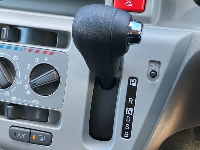 ミライース X SAIII 14インチフルホイールキャップ LEDヘッドランプ 電動格納式(カラード)ドアミラー 自発光式デジタルメーターブルーイルミネーションメーター マニュアルエアコン(ダイヤル式) キーレスエントリー(14枚目)