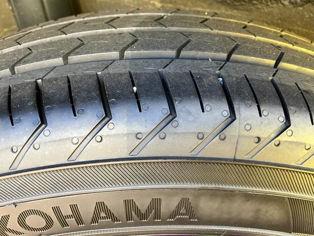 タフト Gターボ 15インチアルミホイール オートレベリング機能付フルLEDヘッドランプ LEDフォグランプ 本革巻ステアリングホイール 本革巻インパネセンターシフト TFTカラーマルチインフォメーションディスプレイ(7枚目)