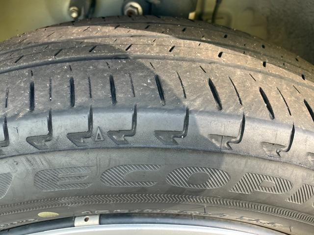 ムーヴキャンバス ストライプスＧ　１４インチフルホイールキャップ　ＬＥＤヘッドランプ　ＬＥＤフォグランプ　ホっとカップホルダー　両側パワースライドドア　キーフリーシステム　プッシュボタンスタート　ＵＶカットガラス（3枚目）