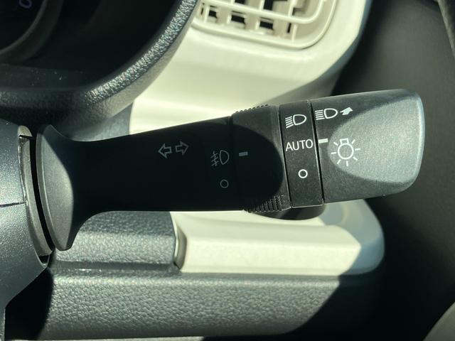 ムーヴキャンバス ストライプスＧ　１４インチフルホイールキャップ　ＬＥＤヘッドランプ　ＬＥＤフォグランプ　ホっとカップホルダー　両側パワースライドドア　キーフリーシステム　プッシュボタンスタート　ＵＶカットガラス（11枚目）