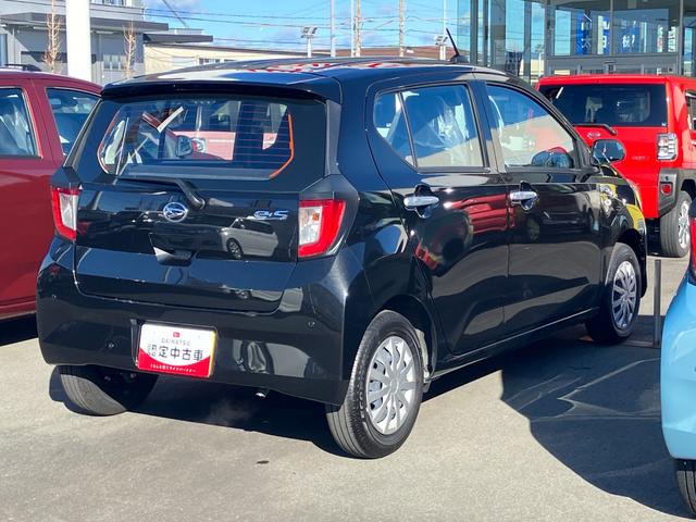 ミライース Ｌ　ＳＡＩＩＩ　１３インチフルホイールキャップ　マルチリフレクターハロゲンヘッドランプ　可倒式ドアミラー　自発光式デジタルメーターアンバーイルミネーションメーター　マニュアルエアコン（ダイヤル式）　キーレスエントリー（6枚目）