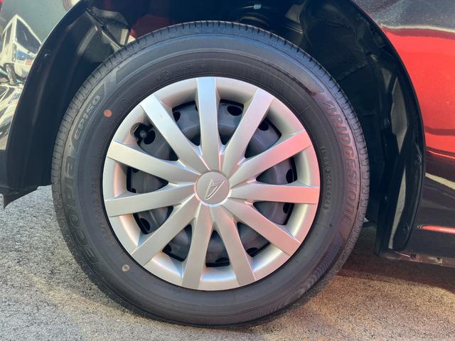 ミライース Ｌ　ＳＡＩＩＩ　１３インチフルホイールキャップ　マルチリフレクターハロゲンヘッドランプ　可倒式ドアミラー　自発光式デジタルメーターアンバーイルミネーションメーター　マニュアルエアコン（ダイヤル式）　キーレスエントリー（9枚目）