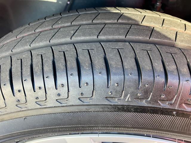 ミライース Ｌ　ＳＡＩＩＩ　１３インチフルホイールキャップ　マルチリフレクターハロゲンヘッドランプ　可倒式ドアミラー　自発光式デジタルメーターアンバーイルミネーションメーター　マニュアルエアコン（ダイヤル式）　キーレスエントリー（10枚目）