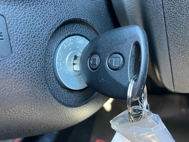 ミライース Ｌ　ＳＡＩＩＩ　１３インチフルホイールキャップ　マルチリフレクターハロゲンヘッドランプ　可倒式ドアミラー　自発光式デジタルメーターアンバーイルミネーションメーター　マニュアルエアコン（ダイヤル式）　キーレスエントリー（28枚目）