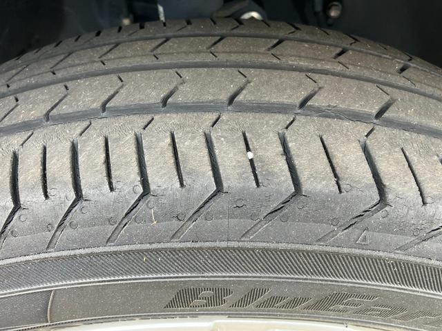 タフト G クロムベンチャー メッキドアアウターハンドル 15インチアルミホイール オートレベリング機能付フルLEDヘッドランプ LEDフォグランプ 本革巻ステアリングホイール 本革巻インパネセンターシフト(21枚目)