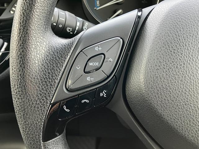 �É��_�C�n�c�ł́A��R�O�O��̖L�x�ȍ݌ɂ���A���q�l�Ƀs�b�^���̒��ÎԂ����I�т��������܂��B